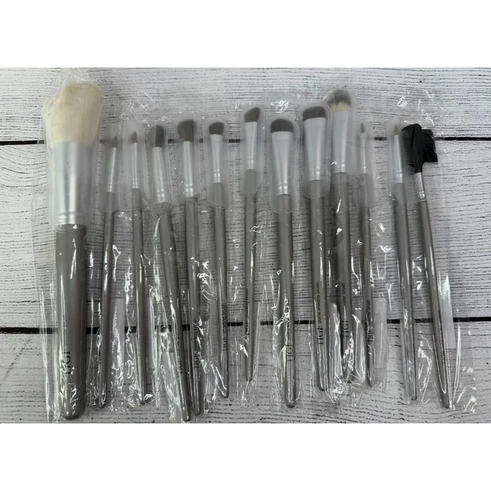 TIGI Professional Makeup Brush set 13 Piece some duplicates